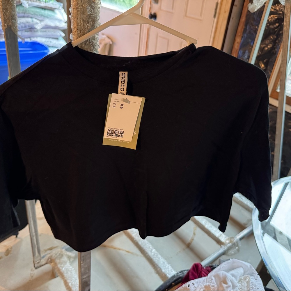 H&M Classic Black Crop Top